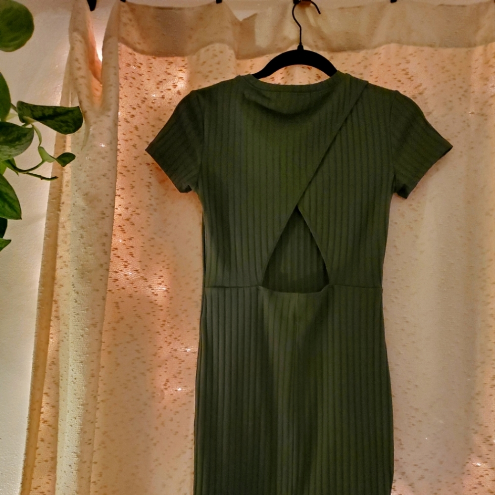 Olive green mini dress 👗